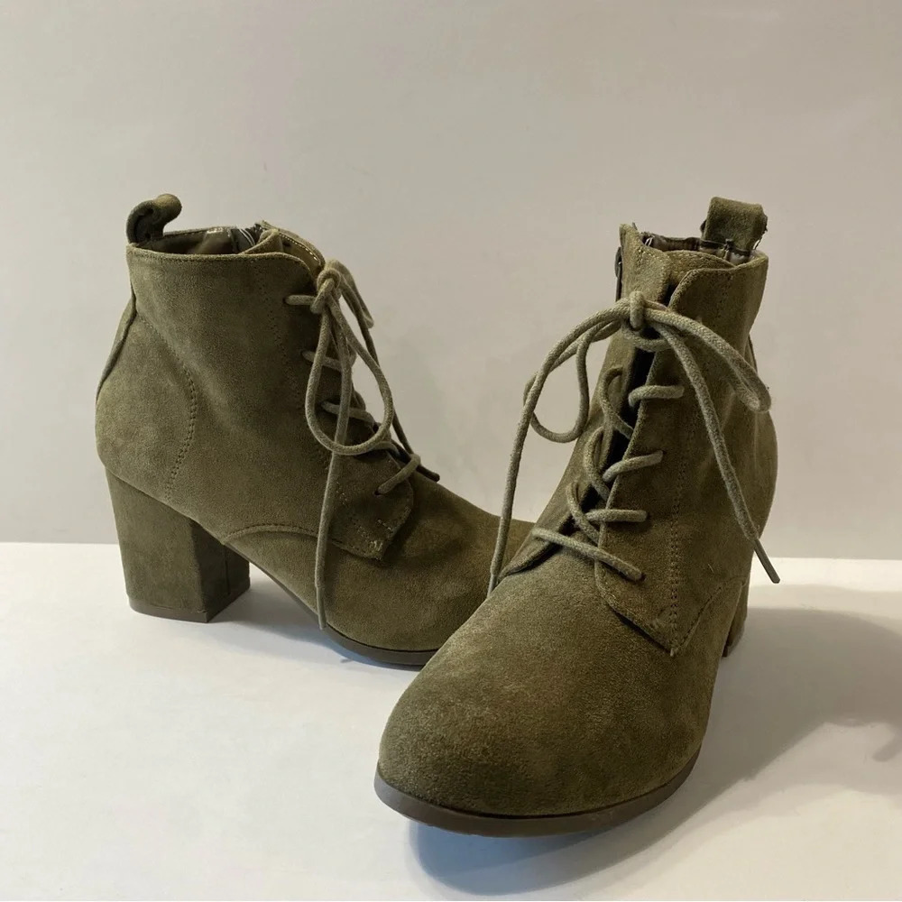 Steve Madden "NWOB" Olive Green Tammy Lace Up Suede Block Heel Boots Size 7